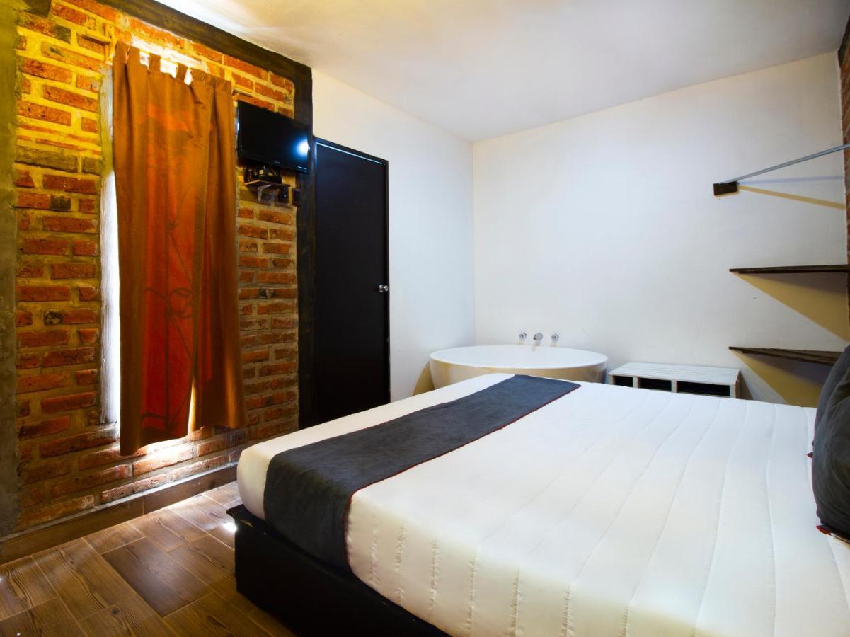 Hotel Cabanas Azul Tequilana Arandas ภายนอก รูปภาพ